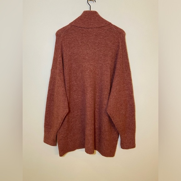 Aritzia The Group Babaton Traverse Turtleneck Oversized Sweater Marino Wool Sz L - Picture 4 of 7